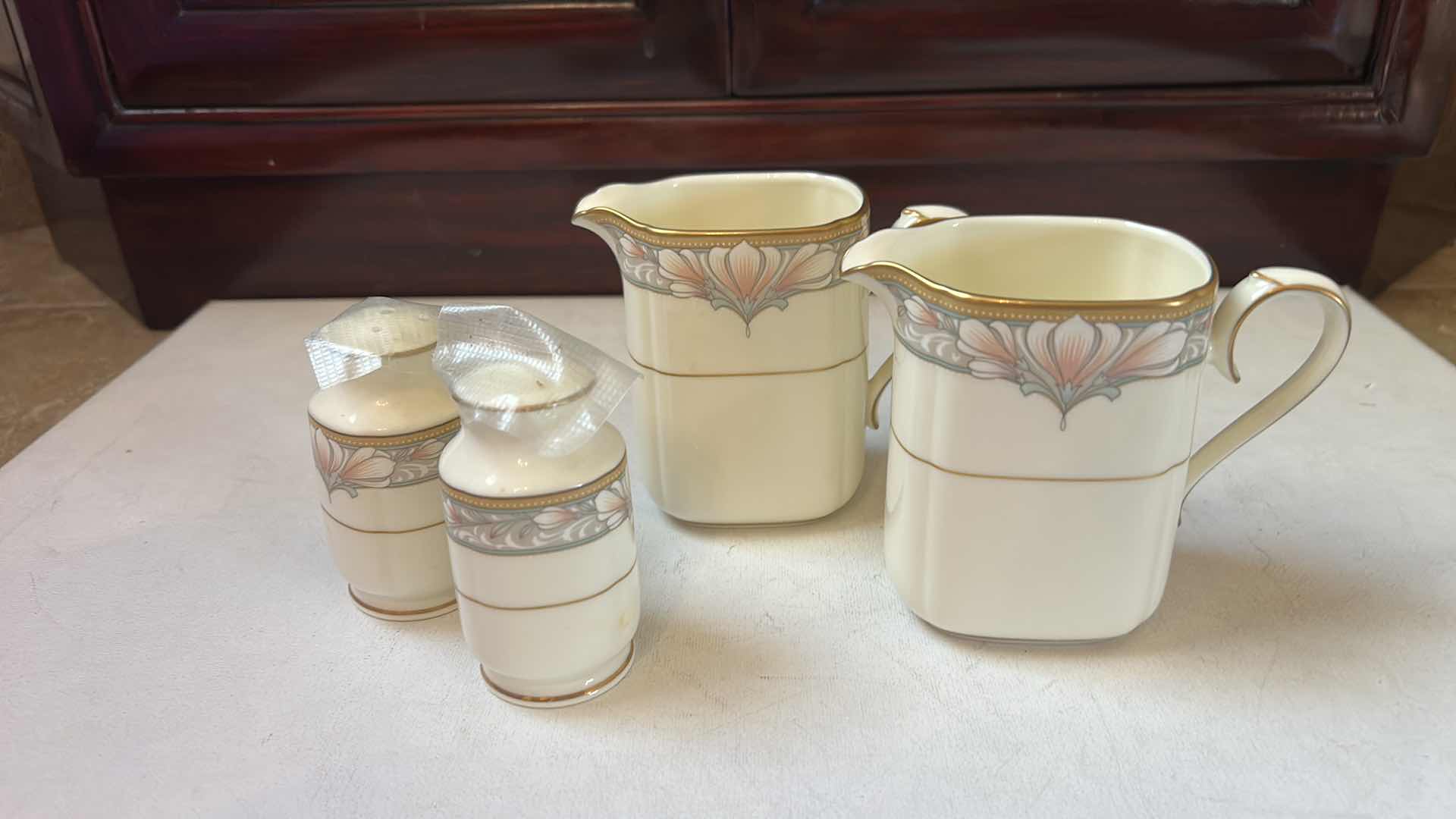 Photo 1 of 54 PC NORITAKE BARRYMORE (Pattern #9737) BONE CHINA