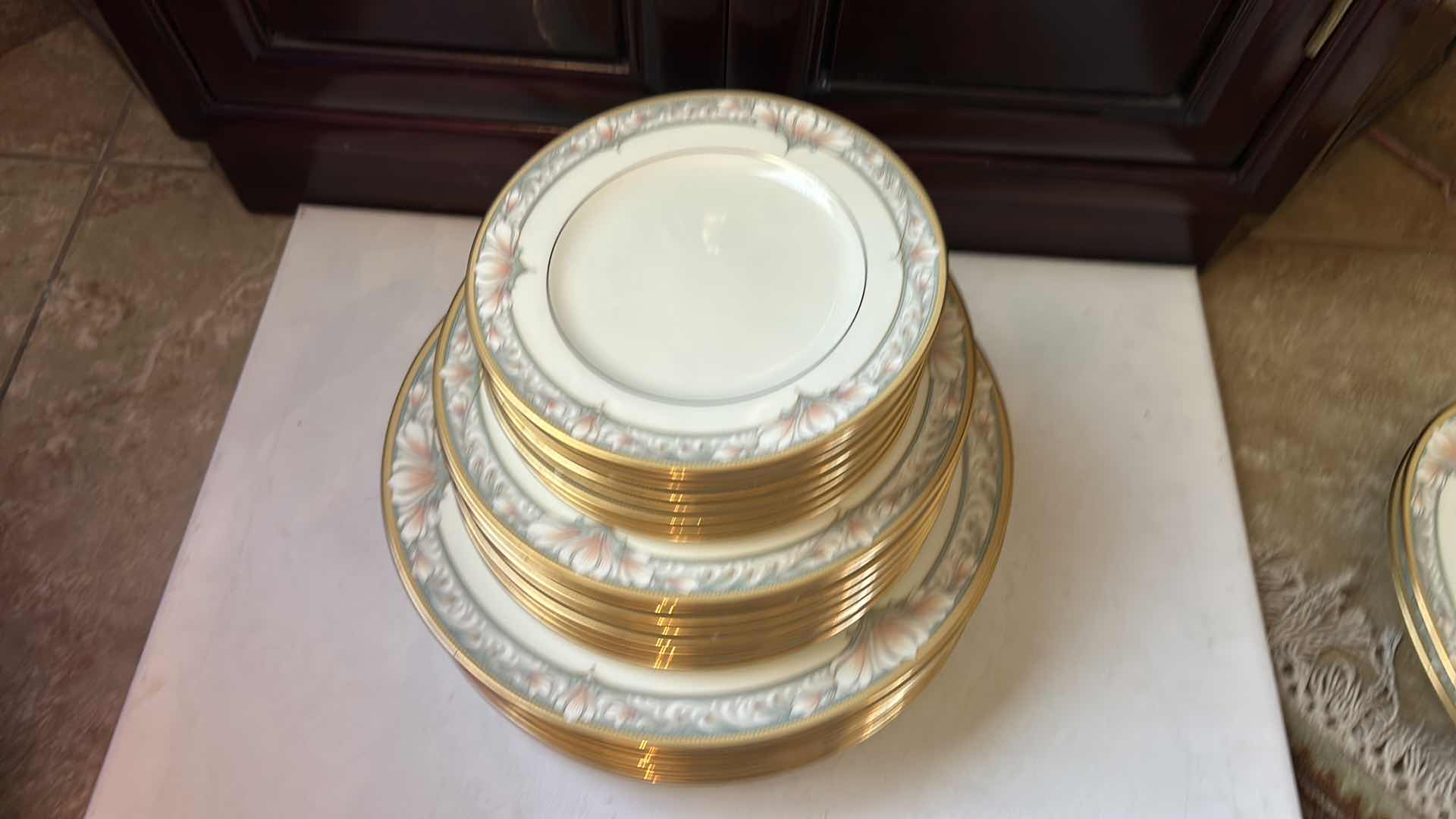 Photo 1 of 54 PC NORITAKE BARRYMORE (Pattern #9737) BONE CHINA