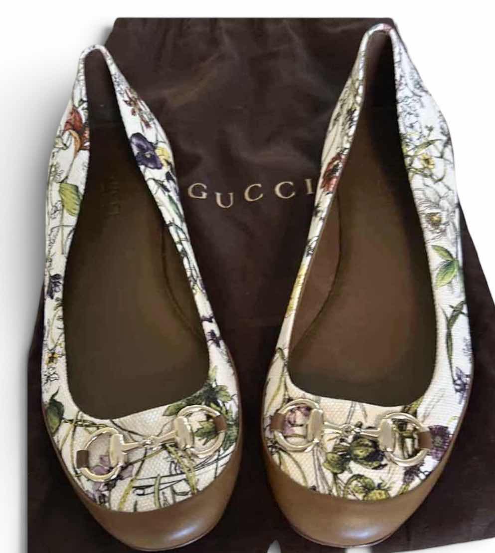 Photo 1 of GUCCI FLORA PRINT CANVAS HORSE BIT BALLET FLATS SIZE 7