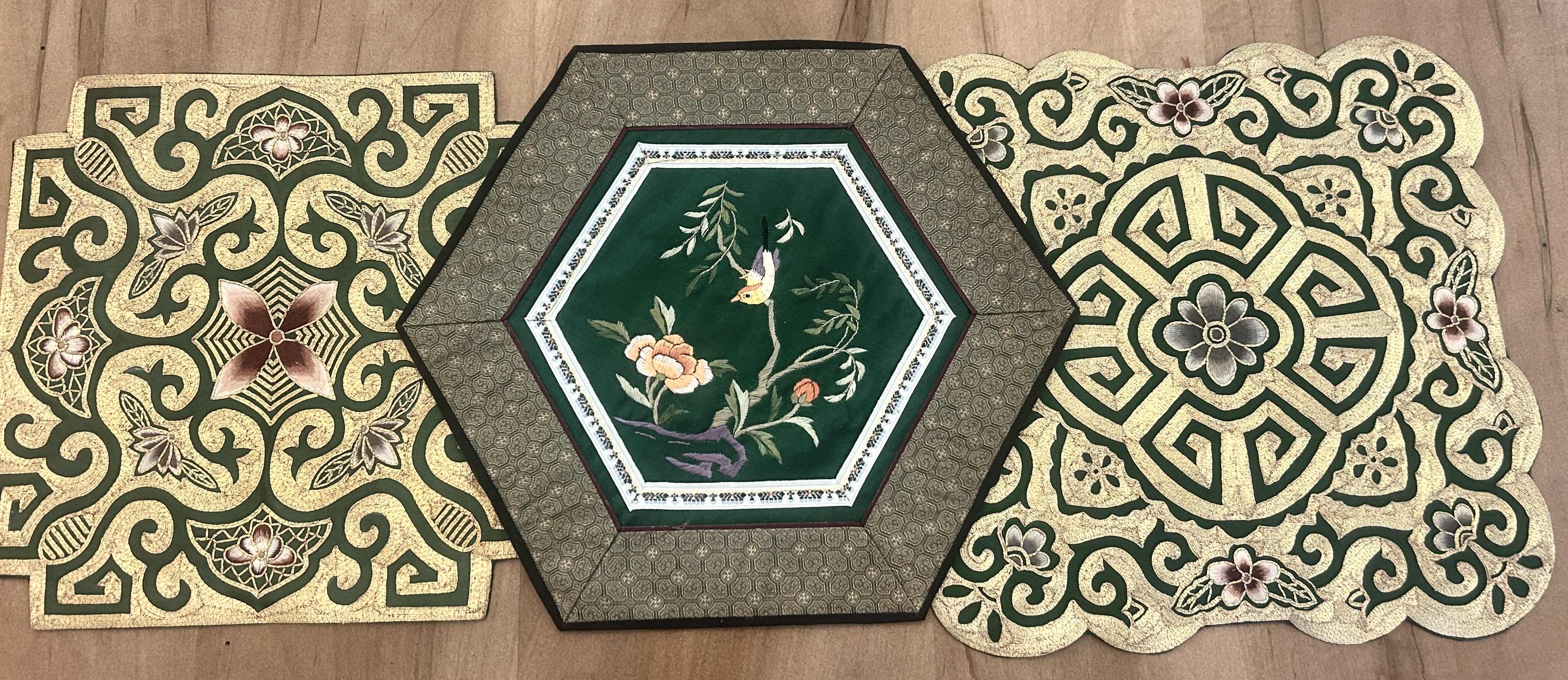 Photo 1 of 3 VINTAGE CHINESE SILK EMBROIDERED DOILIES/TABLE MAT