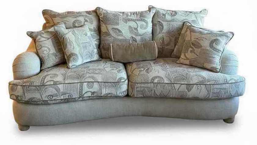 Photo 1 of 7’ TRADITIONAL-STYLE BEIGE PATTERNED FABRIC SOFA W ROLLED ARMS & ACCENT PILLOWS