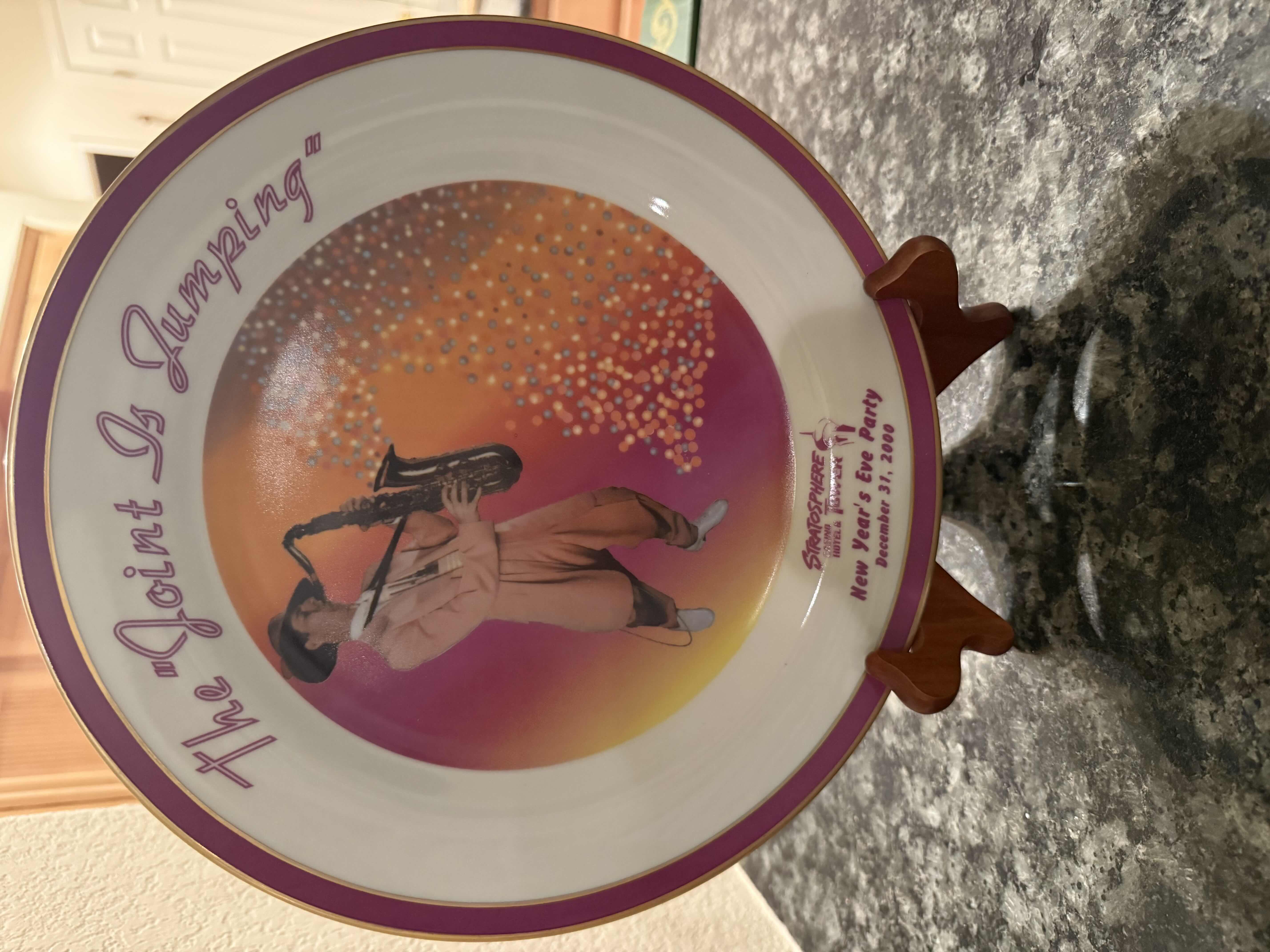 Photo 1 of 11” ROUND “THE JOINT IS JUMPING” COLLECTORS PLATE ON STAND