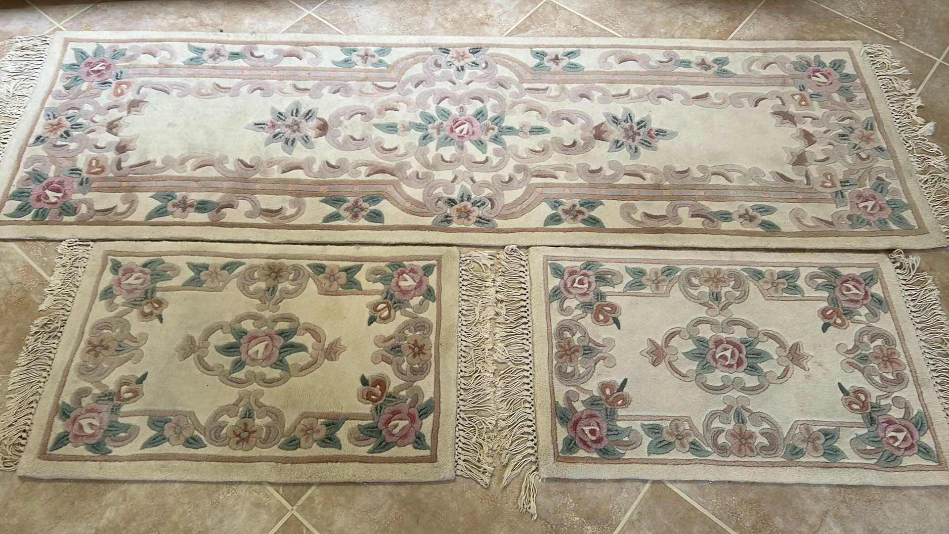 Photo 1 of 3- MATCHING RUNNER 93"RUGS 36" W FRINGE