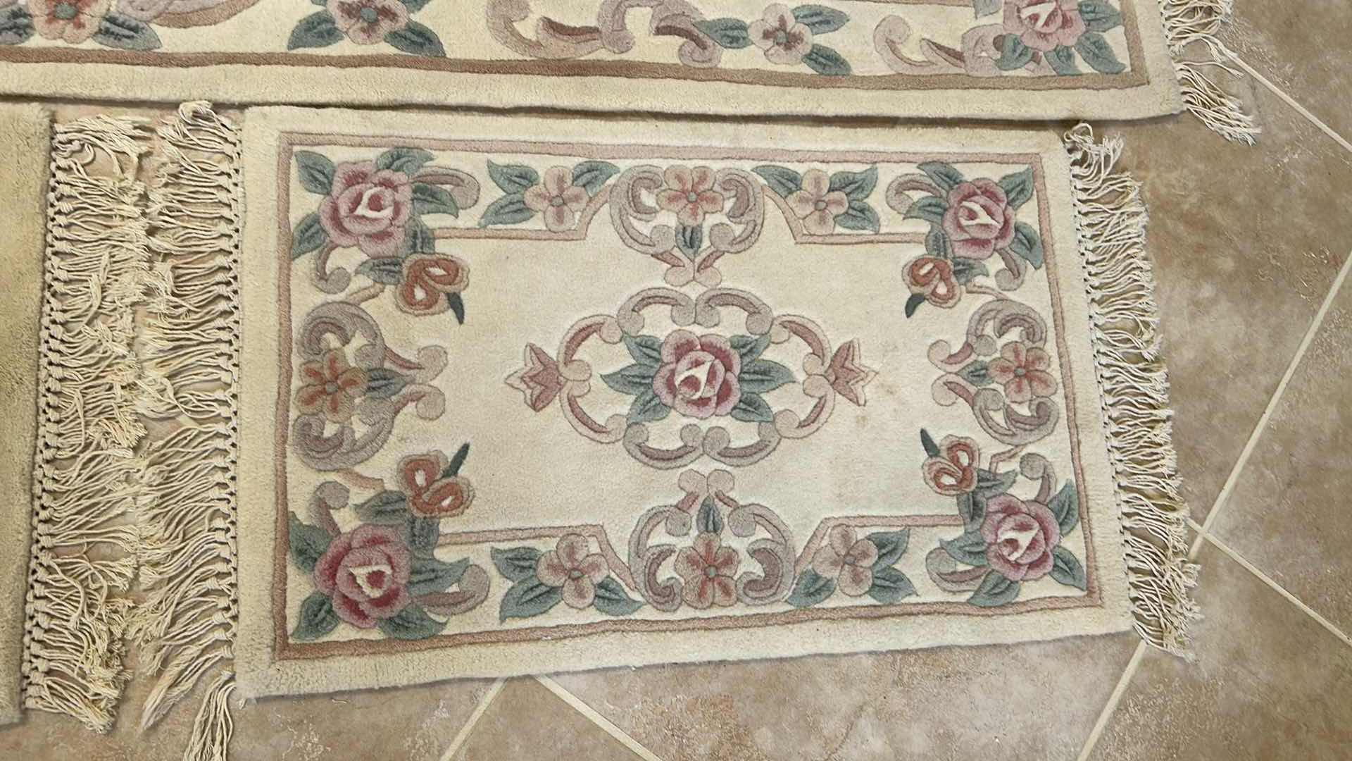 Photo 1 of 3- MATCHING RUNNER 93"RUGS 36" W FRINGE