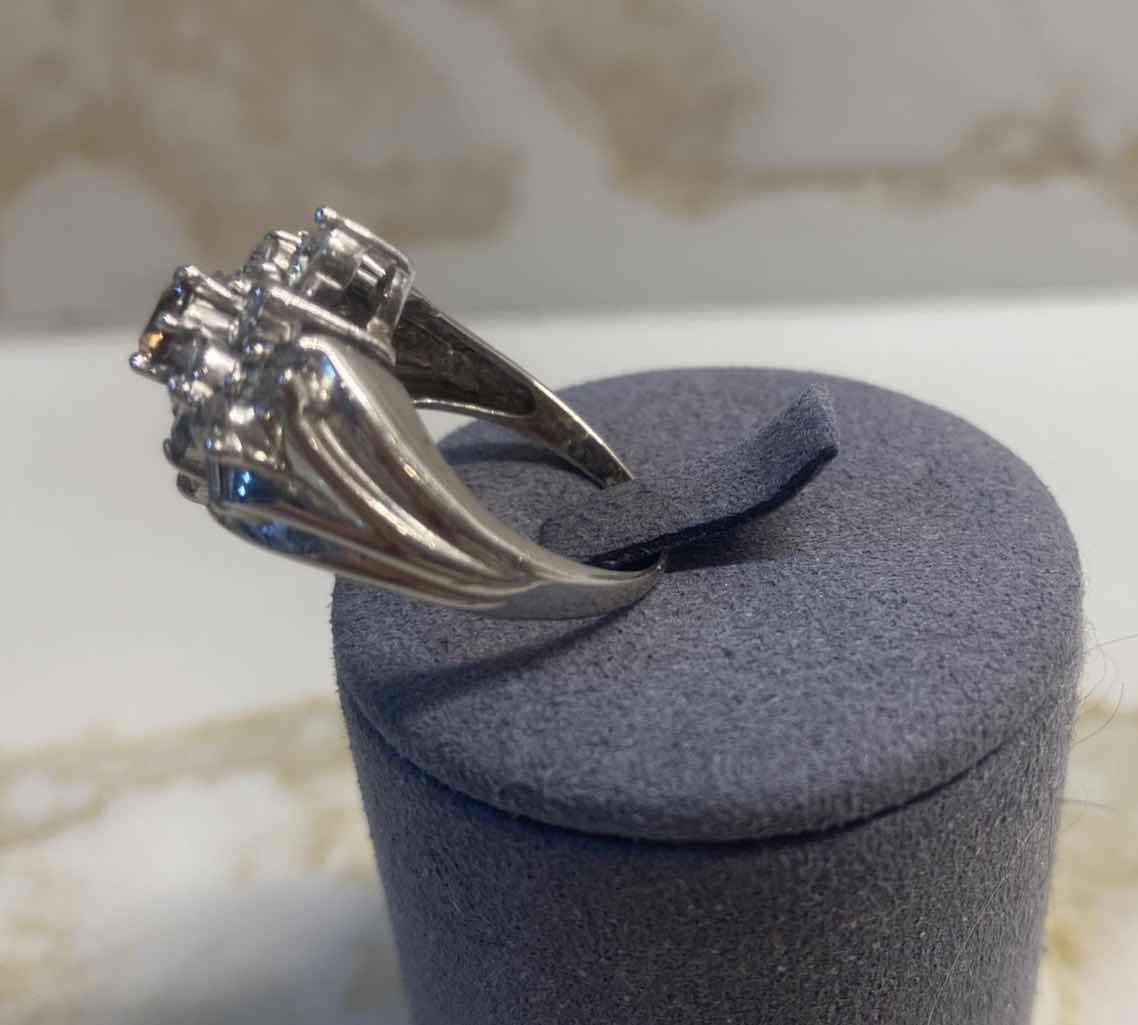 View 3 of 10K WHITE GOLD W 1.5ctw DIAMOND RING 6.5G (APPROXIMATE SIZE 7–8) #19