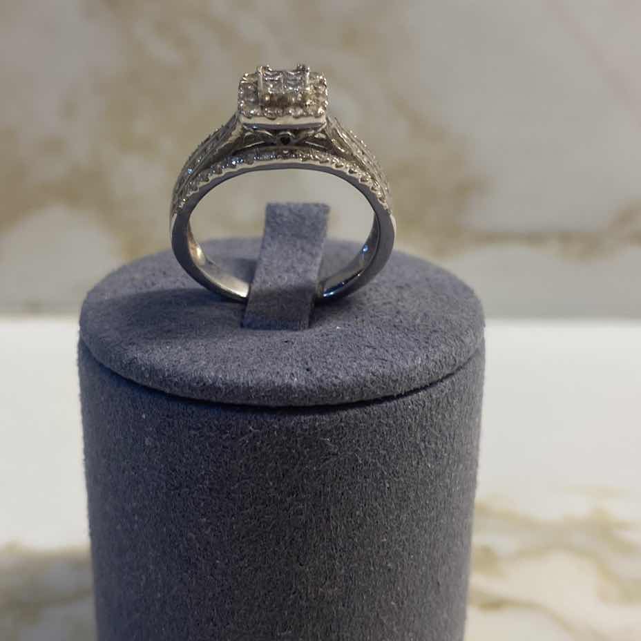 View 2 of 10K WHITE GOLD W 1.25ctw DIAMOND RING 4.3G (APPROXIMATE SIZE 7–8) #21