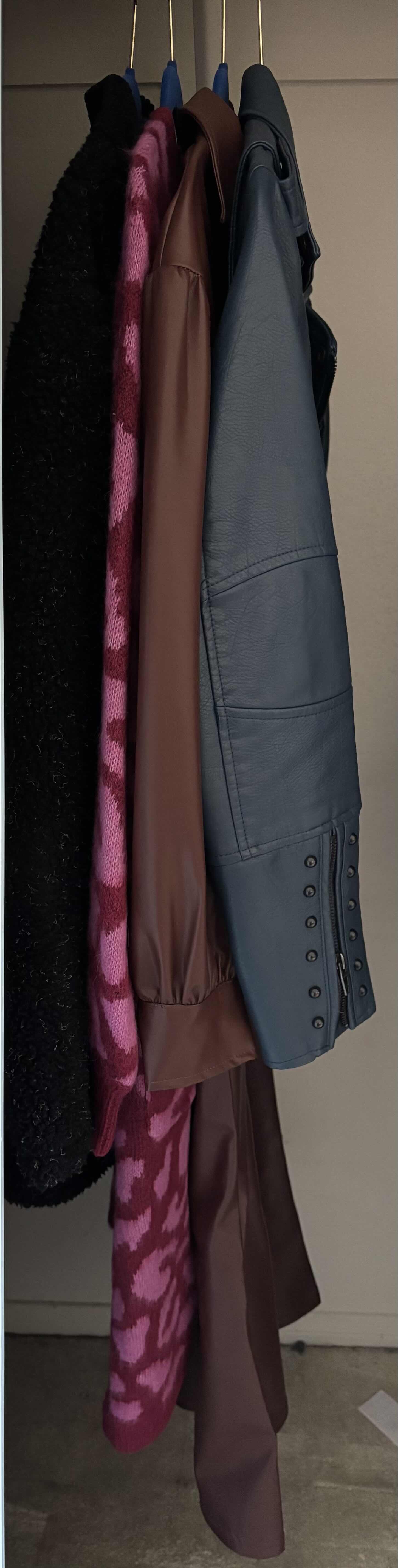 Photo 1 of WOMENS CLOTHES SIZE XS-S