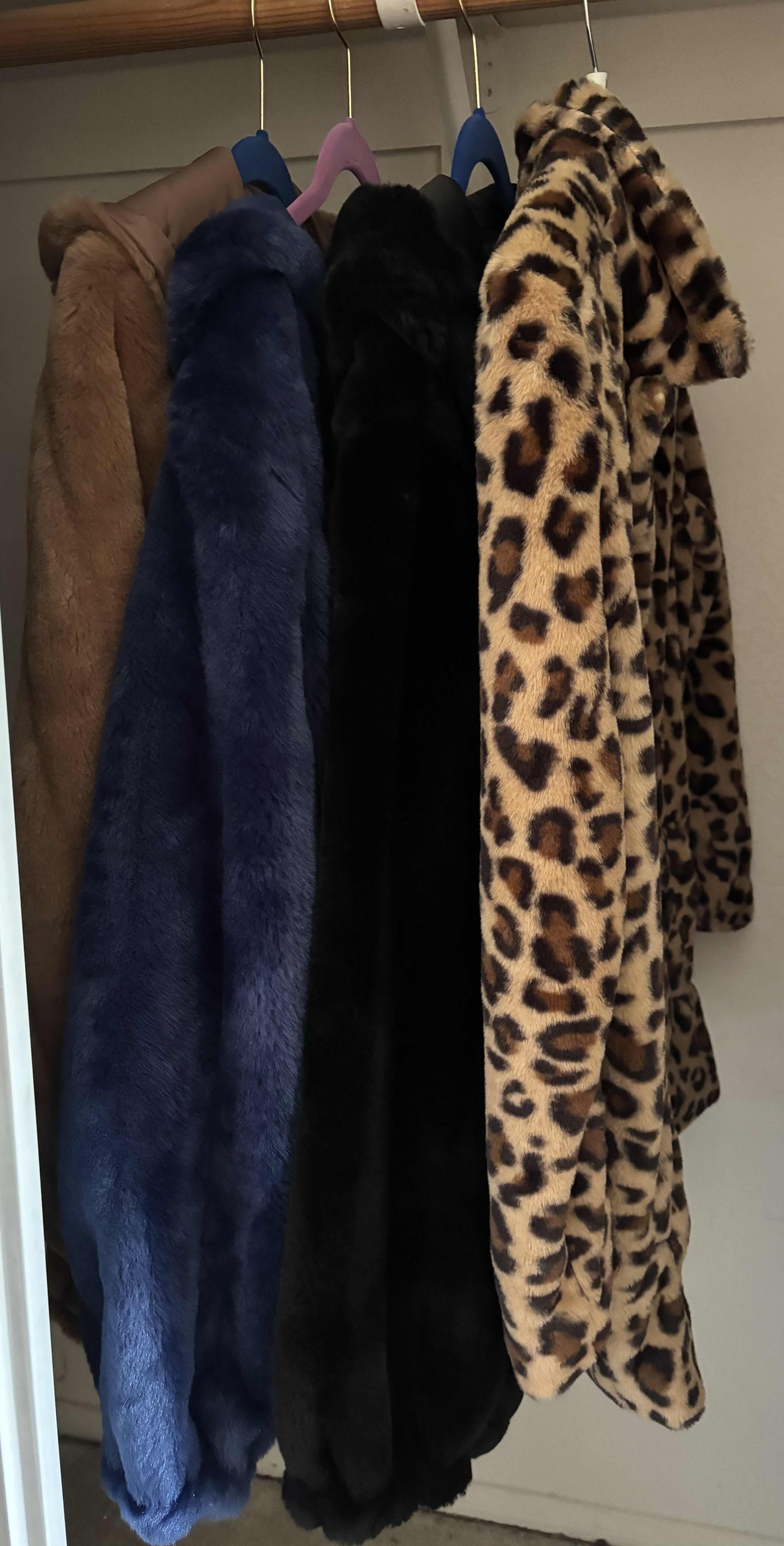 Photo 1 of WOMENS JACKETS SIZE XS