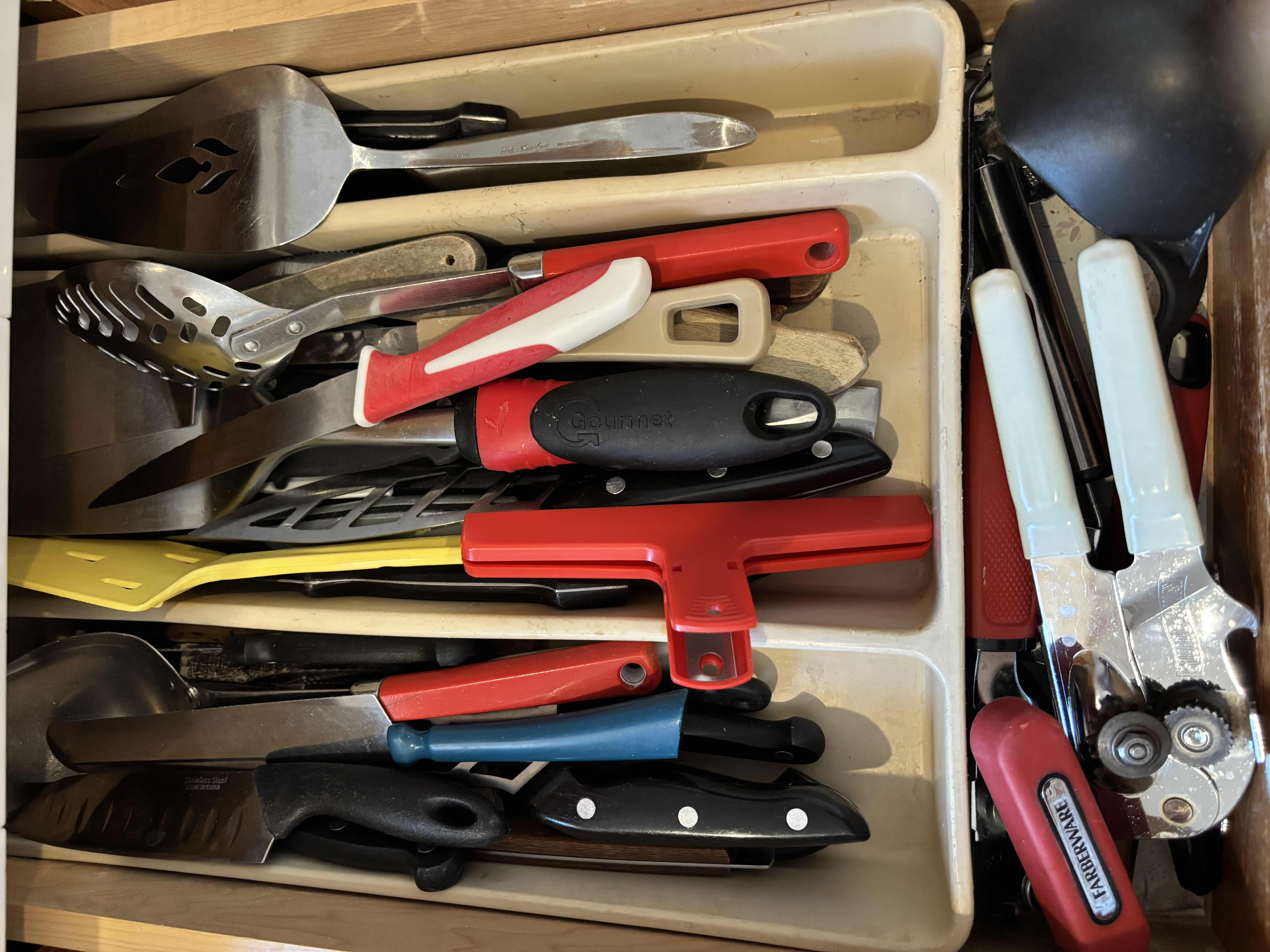 Photo 1 of CONTENTS OF KITCHEN DRAWERS (3)