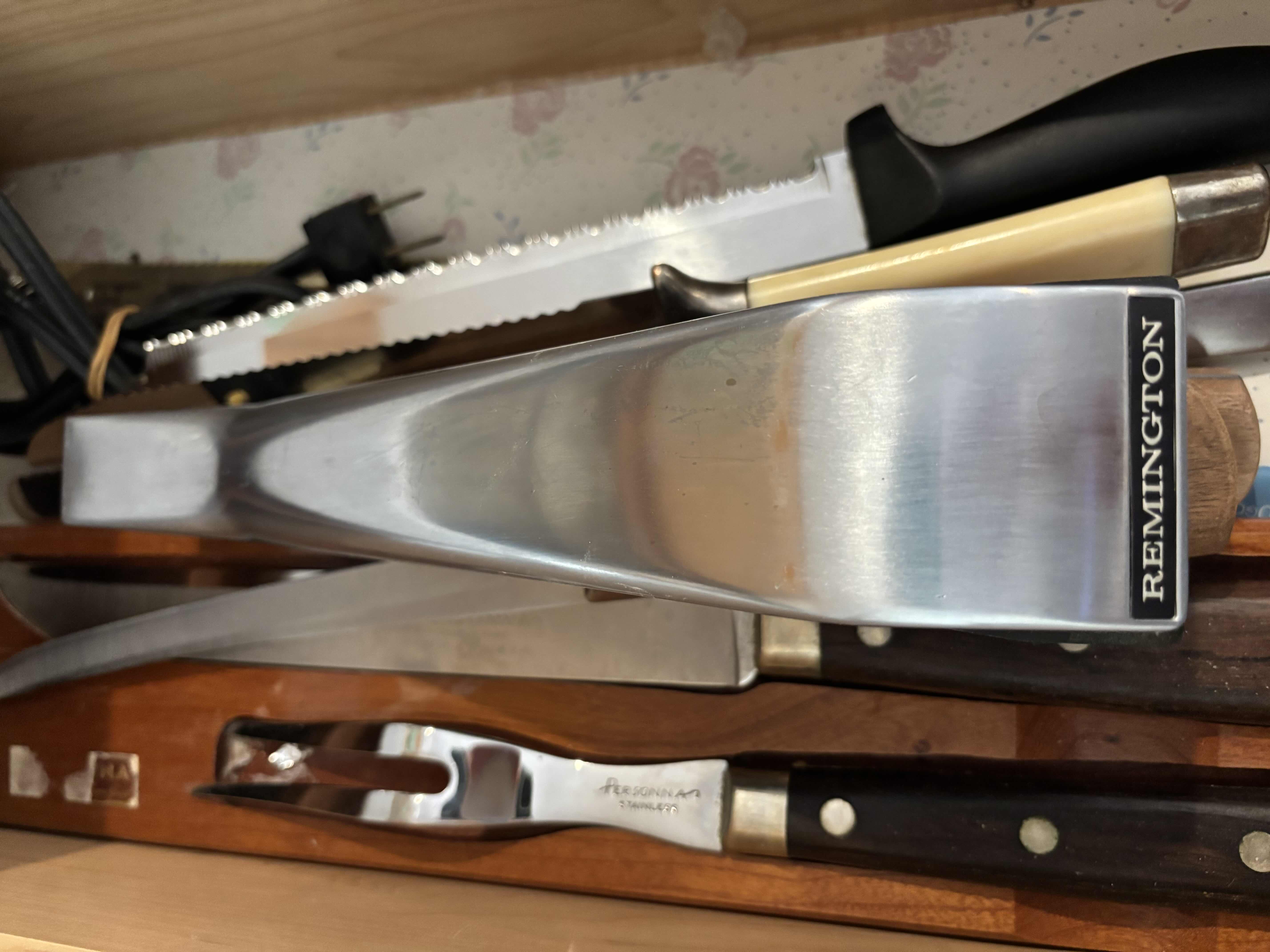 Photo 1 of CONTENTS OF KITCHEN DRAWER