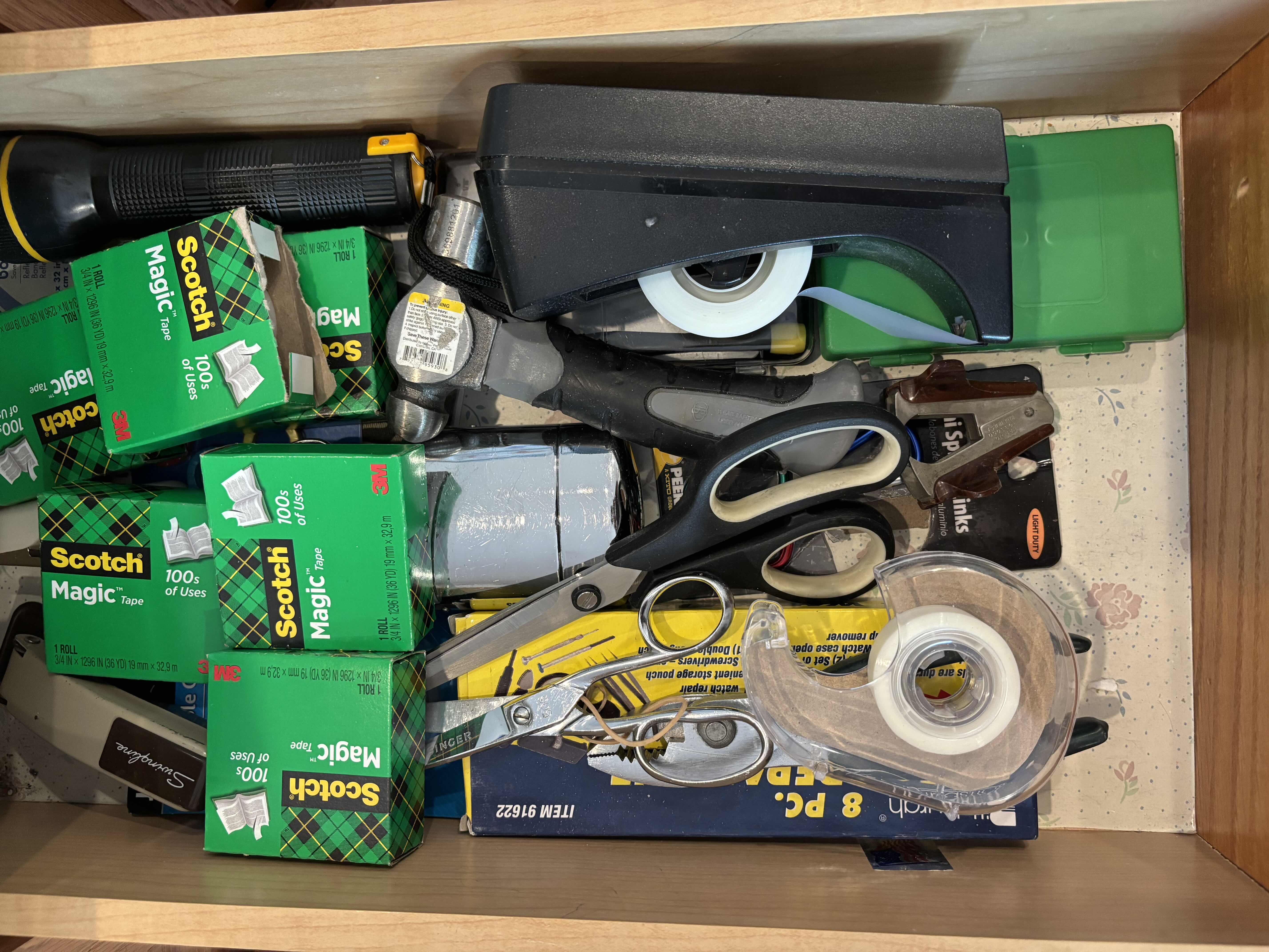 Photo 1 of CONTENTS OF KITCHEN DRAWER