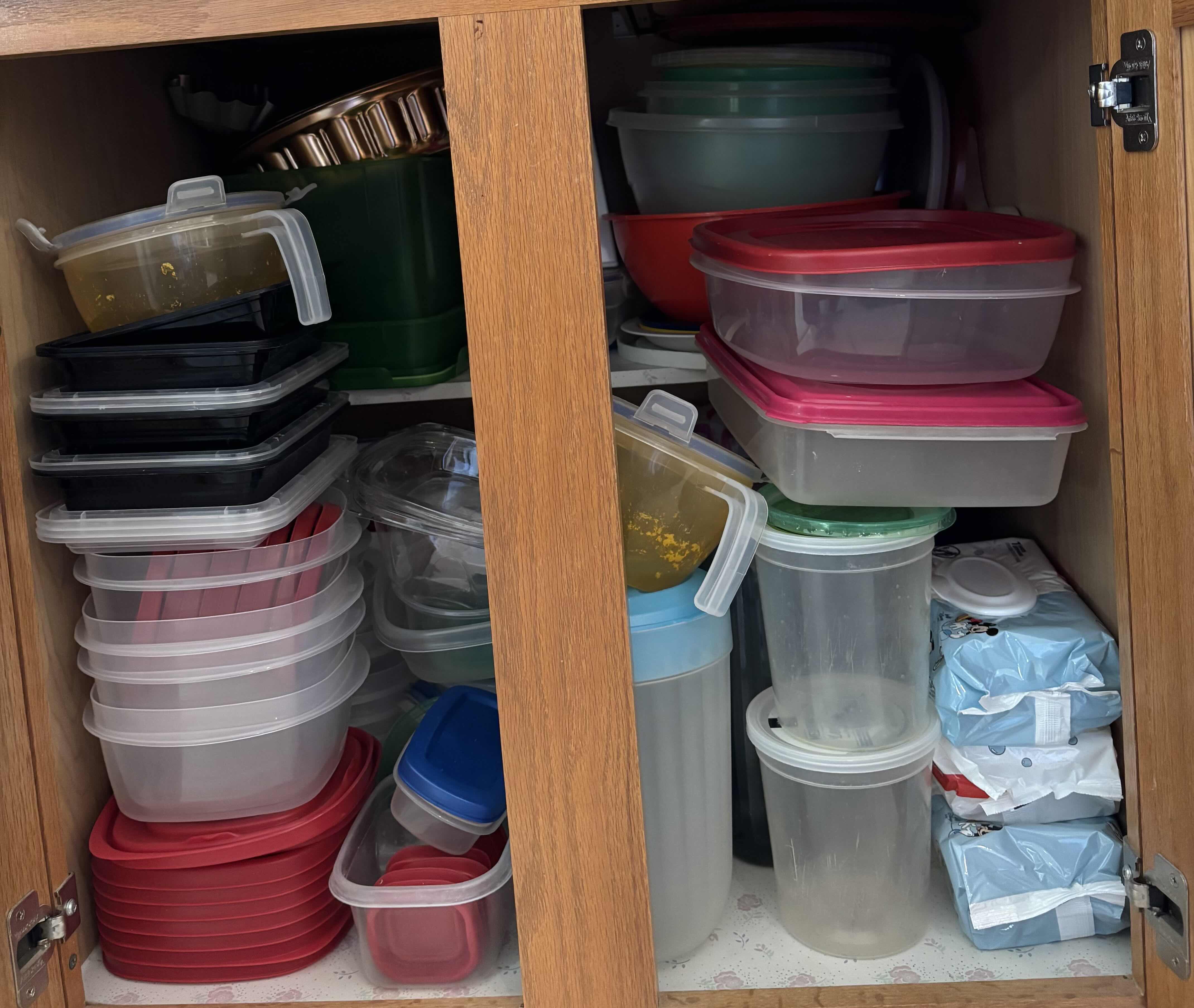 Photo 1 of CONTENTS OF KITCHEN CABINET