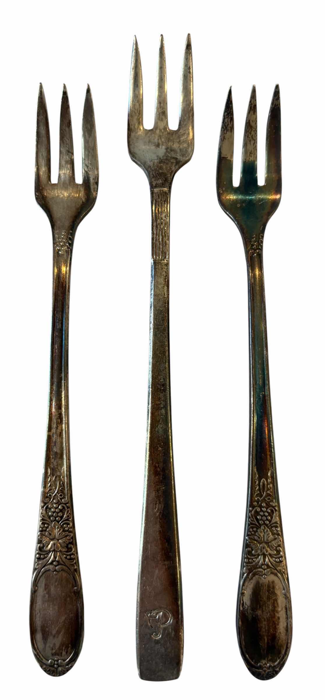 Photo 1 of SILVER SPOONS & FORKS (7)