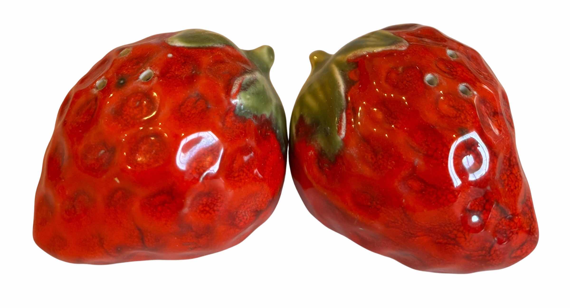Photo 1 of STRAWBERRY THEMED KITCHEN DECOR H9”