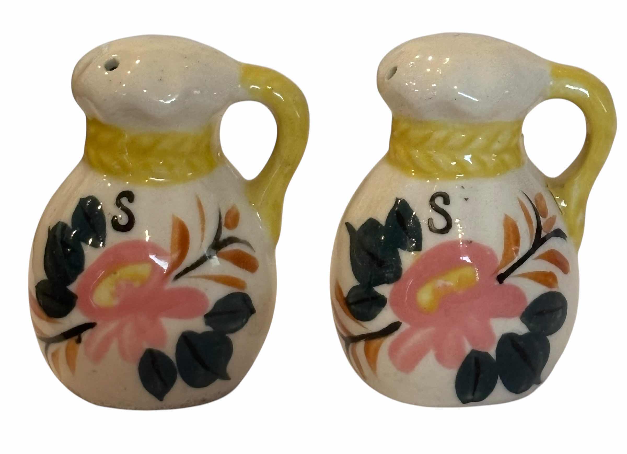Photo 1 of COLLECTION OF VINTAGE SALT N PEPPER SHAKERS