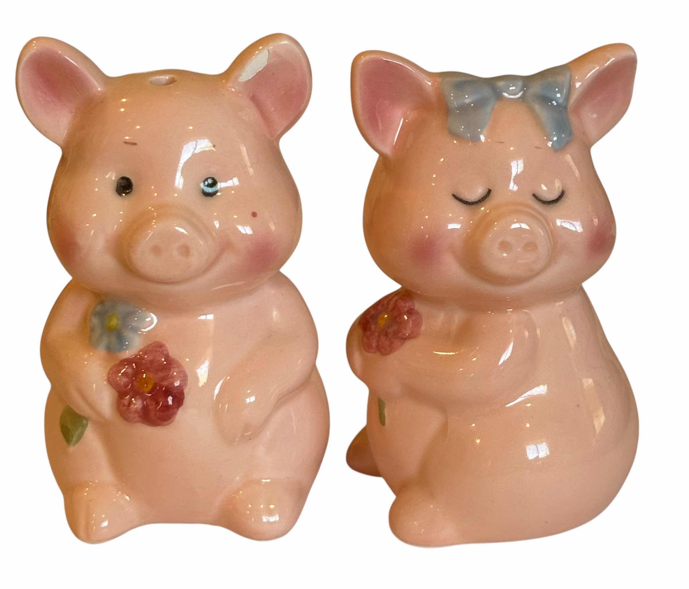 Photo 1 of RABBIT & PIG THEMED KITCHEN DECOR, TALLEST H4”