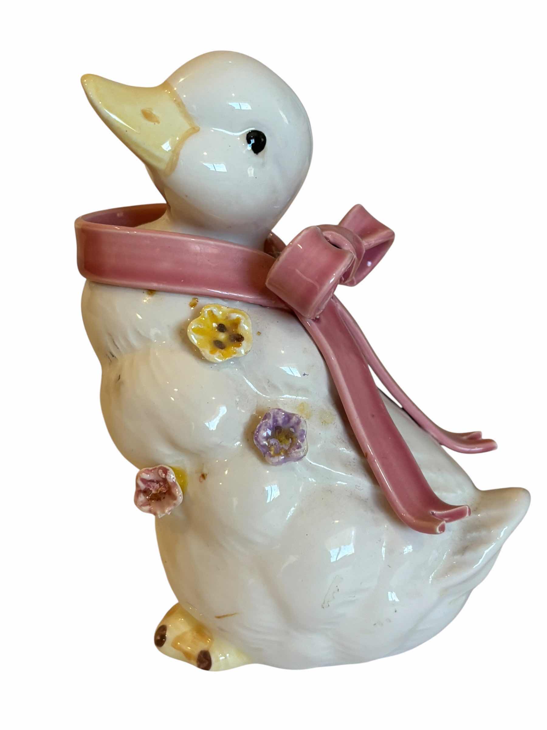 Photo 1 of DUCK THEMED DECOR, TALLEST H5”