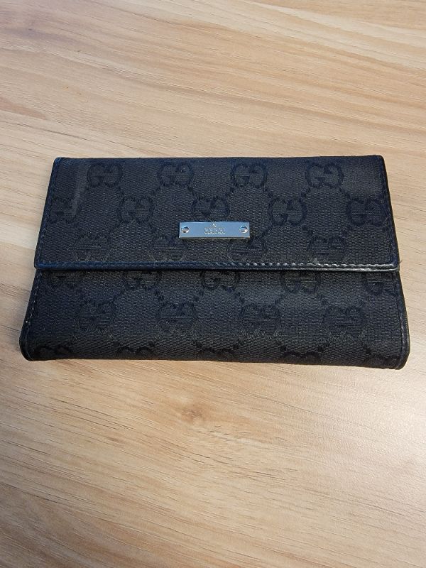 Photo 2 of Gucci Ladies Wallet