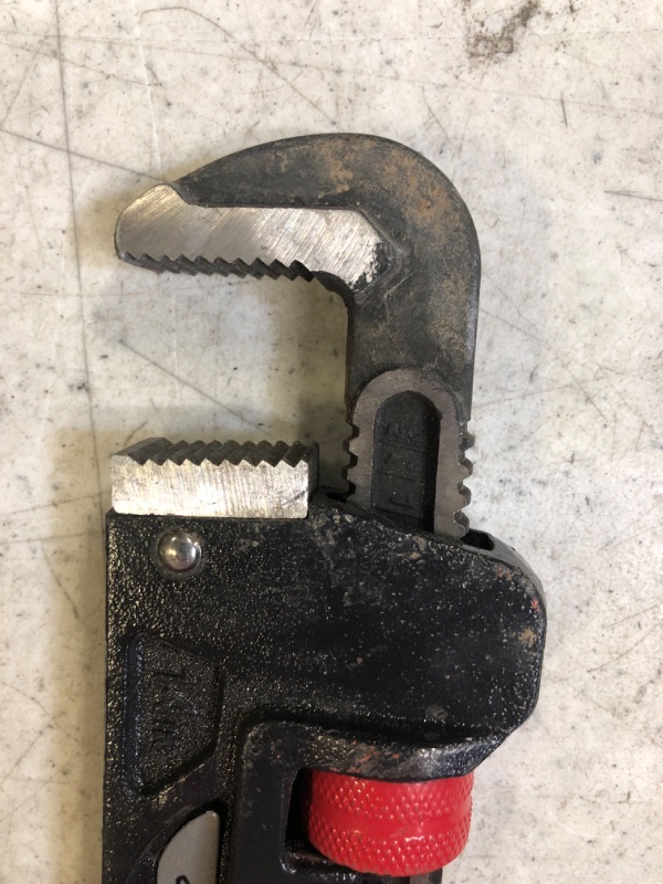 Photo 2 of 14 in. Heavy Duty Cast Iron Pipe Wrench with 1-1/2 in. Jaw Capacity
