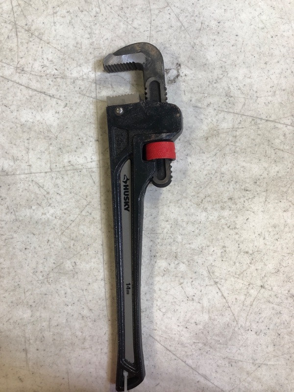 Photo 4 of 14 in. Heavy Duty Cast Iron Pipe Wrench with 1-1/2 in. Jaw Capacity
