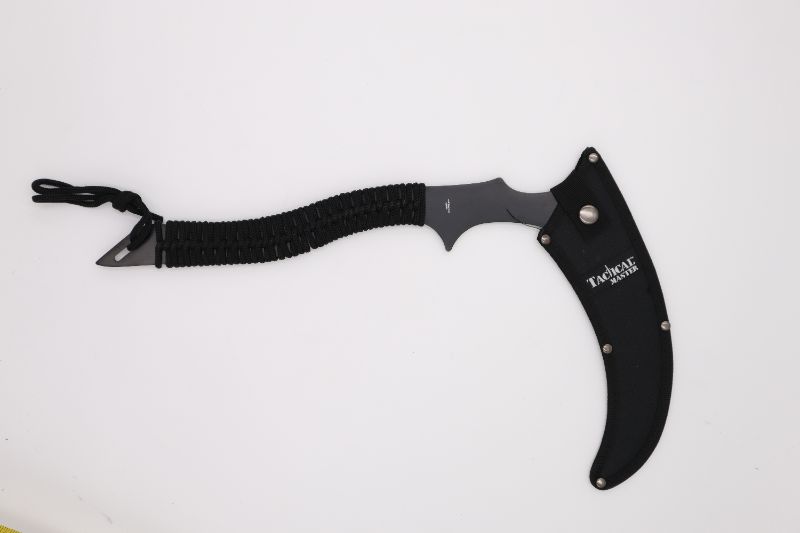 Photo 2 of BLUE SURVIVAL HUNTING KARAMBIT TACTICAL KNIFE NEW 

