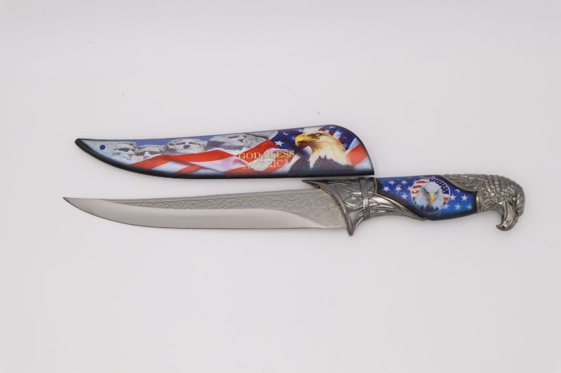 Photo 1 of 8 INCH EAGLE AND MOUNT RUSHMORE DISPLAY KNIFE NEW