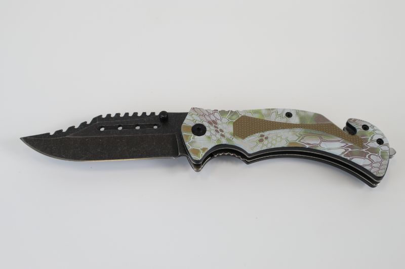 Photo 1 of WHITE AND LIGHT GREY CAMO POCKET KNIFE NEW