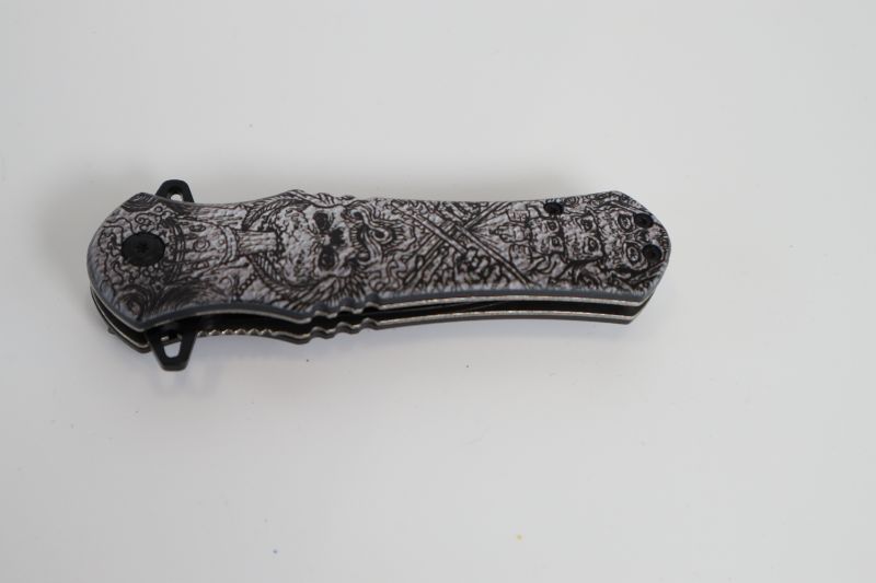 Photo 2 of SKULL POCKET KNIFE NEW 