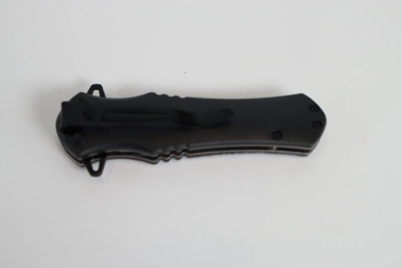 Photo 3 of SKULL POCKET KNIFE NEW 