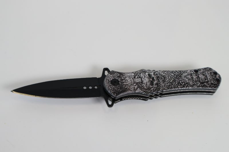 Photo 1 of SKULL POCKET KNIFE NEW 