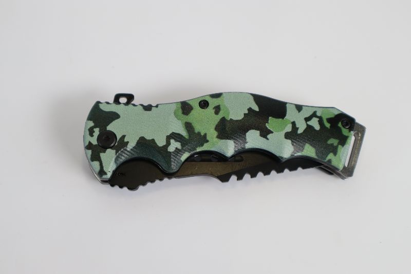 Photo 2 of GREEN CAMO POCKET KNIFE NEW 