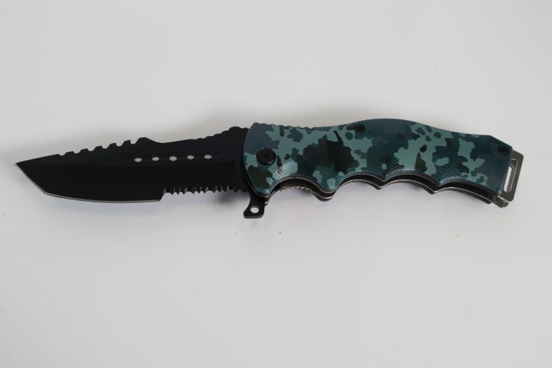 Photo 1 of BLUE BLACK CAMO POCKET KNIFE NEW