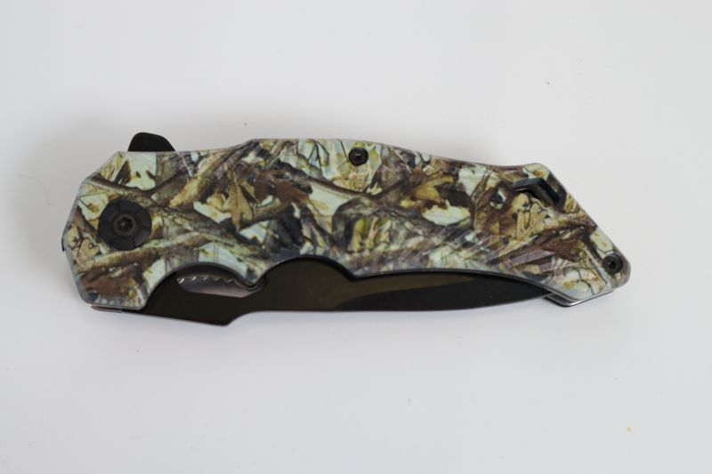 Photo 2 of CAMO LEAF POCKET KNIFE NEW 