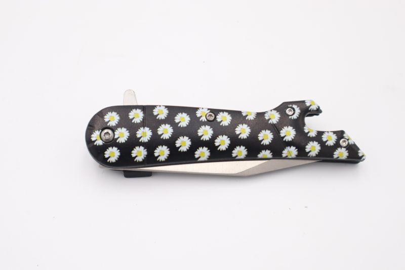 Photo 2 of BLACK WITH WHITE DAISY POCKET KNIFE NEW 