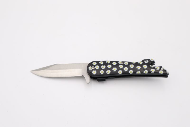 Photo 1 of BLACK WITH WHITE DAISY POCKET KNIFE NEW 