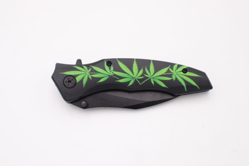 Photo 2 of BLACK AND GREEN HEMP PRINT POCKET KNIFE NEW 