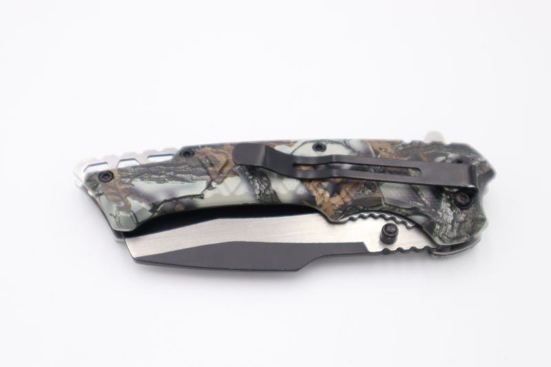 Photo 3 of CAMO POCKET KNIFE NEW 