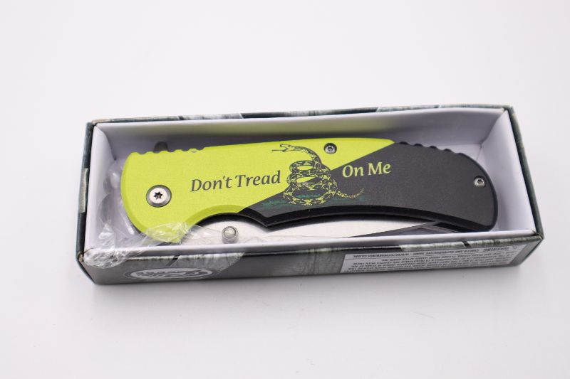 Photo 2 of 4.5 INCH DONT TREAD ON ME BLACK YELLOW POCKET KNIFE NEW