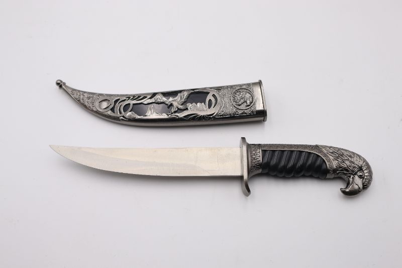 Photo 1 of 7.3 BLADE TO DISPLAY EAGLE KNIFE NEW