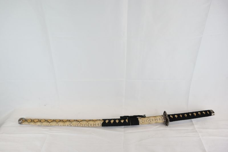 Photo 2 of 26 INCH KATANA SWORD WITH SNAKESKIN CASE SHARP NEW 