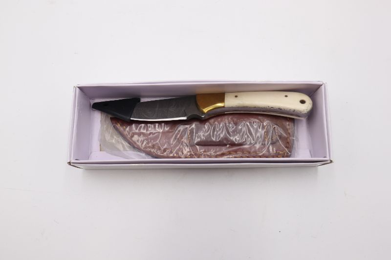 Photo 2 of DAMASCUS HK 3/8THS SAWMILL SKINNER NEW