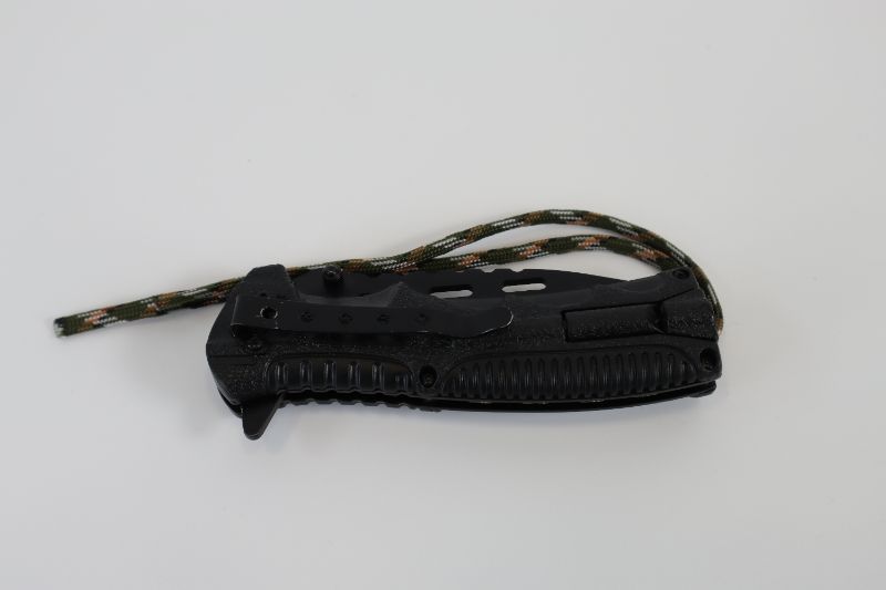 Photo 4 of BLACK POCKET KNIFE WITH CAMO ROPE STRING ATTACHED NEW