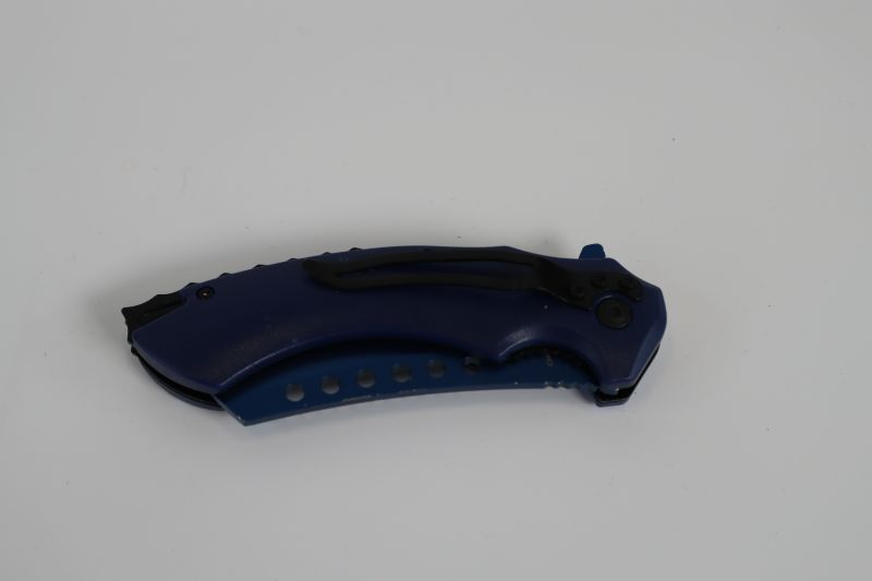 Photo 3 of BLUE SKULL SAMARAI WITH KETANA POCKET KNIFE NEW