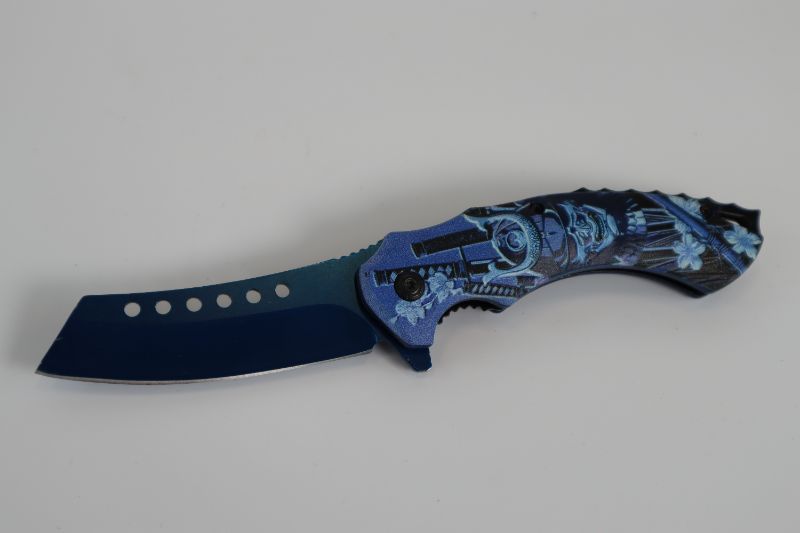 Photo 1 of BLUE SKULL SAMARAI WITH KETANA POCKET KNIFE NEW