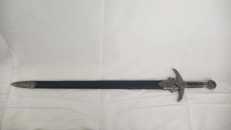 Photo 5 of EAGLE CROSS GUARD ROBIN HOOD SWORD NEW 