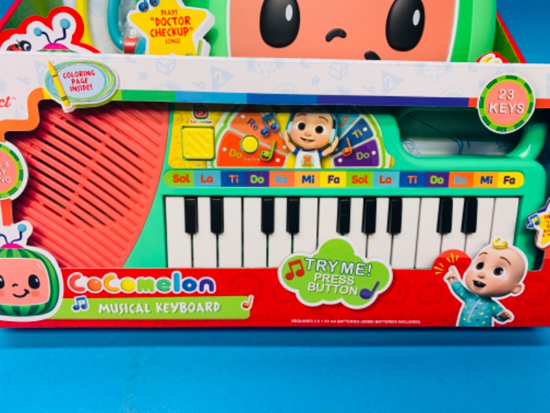 Photo 1 of 357516… 2 cocomelon toys