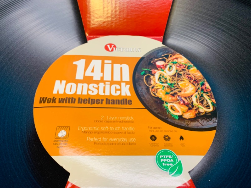 Photo 3 of 257672…14” nonstick wok with helper handle