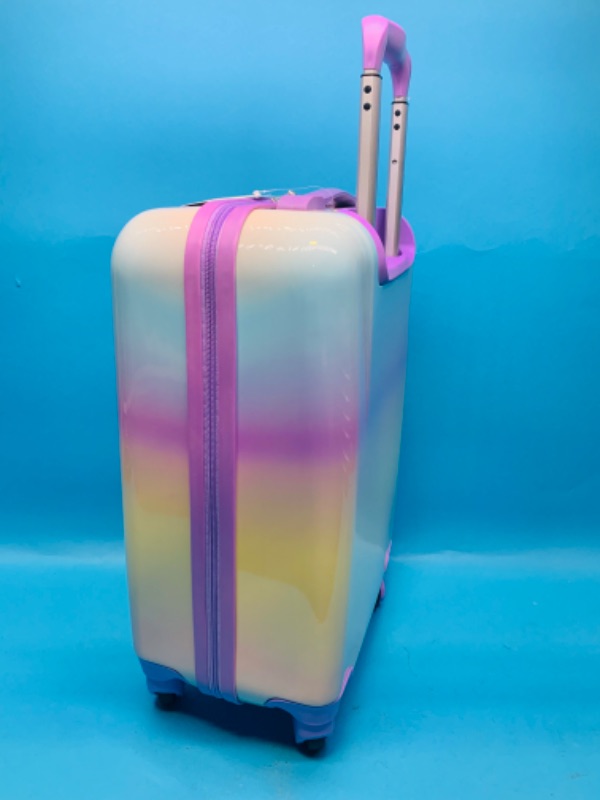 Photo 1 of 258105…crckt 21” rolling hardside carry on luggage 