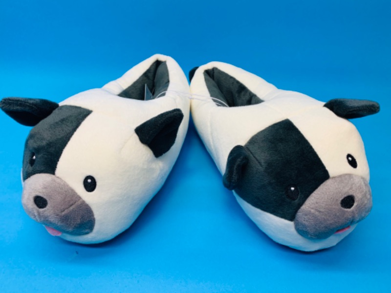Photo 1 of 258580… kids size large 4/5 slippers 