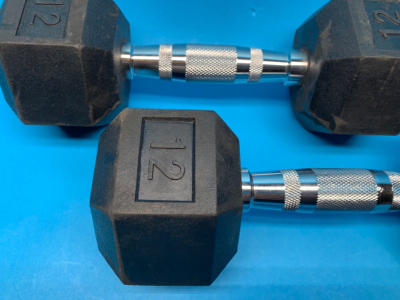 Photo 1 of 258830… 2 weider 12 pound dumbbells 